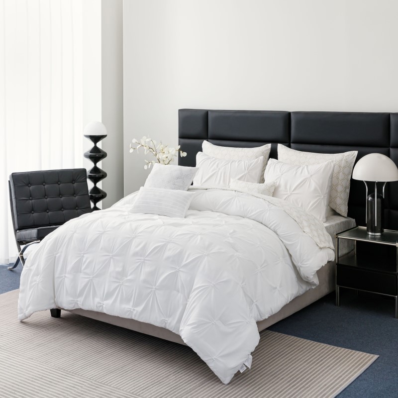 Queen White 10Pc Pintuck Bed In A Bag Set